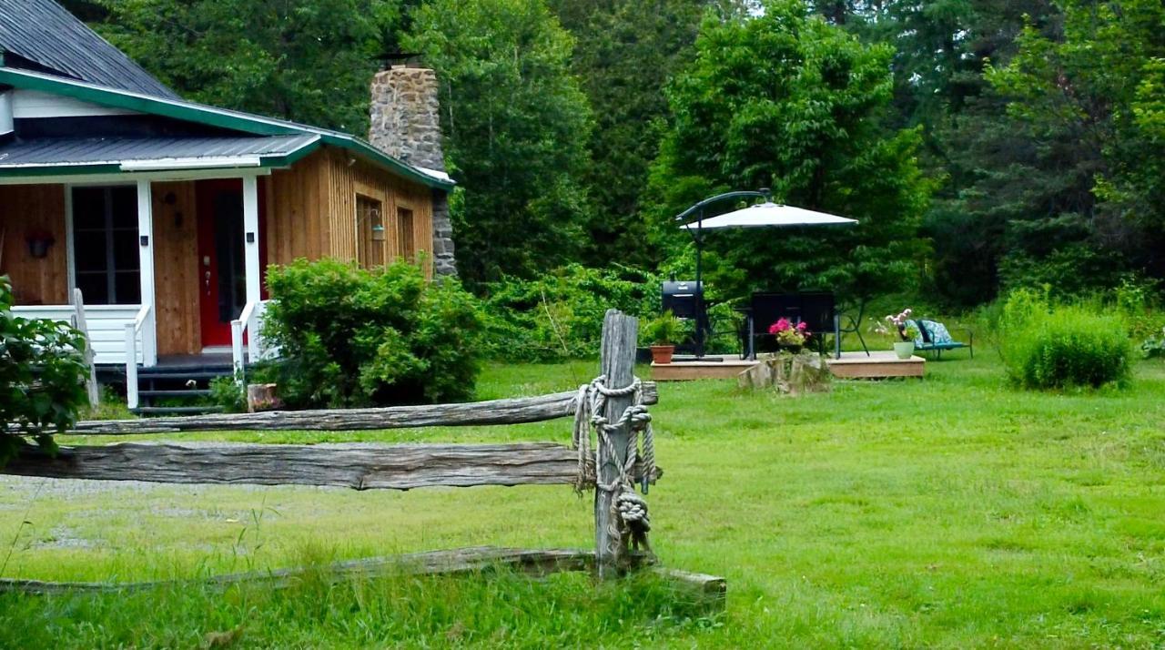 Chalets Nabu La Sacacomie - Riviere - Billard Saint-Alexis-des-Monts Eksteriør bilde