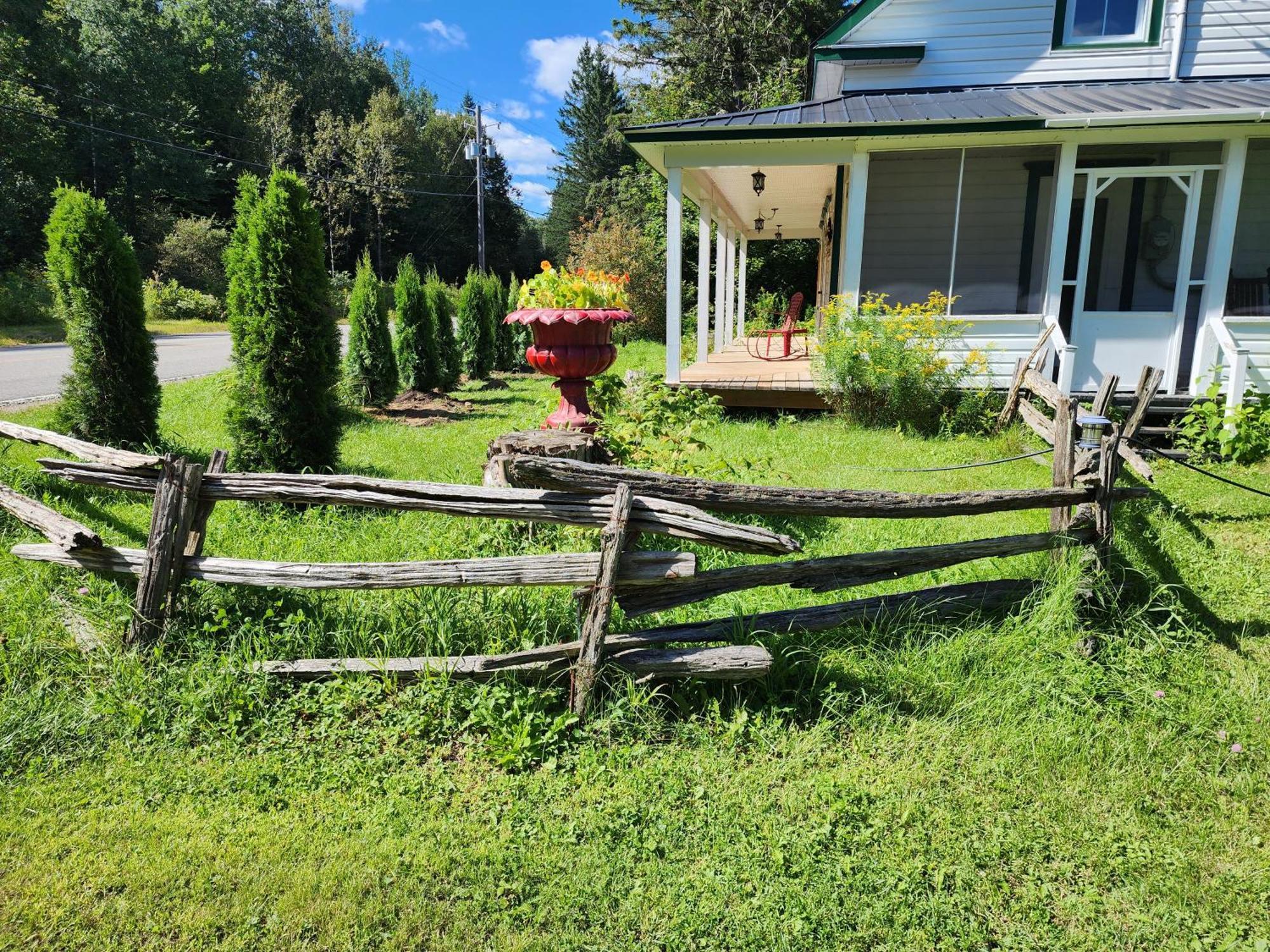 Chalets Nabu La Sacacomie - Riviere - Billard Saint-Alexis-des-Monts Eksteriør bilde